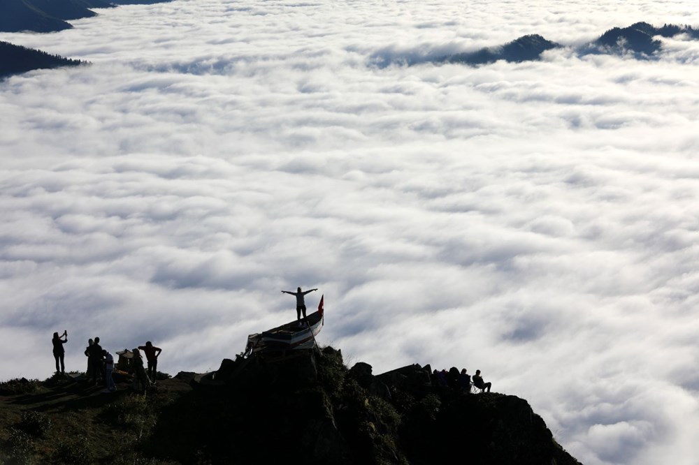 2 bin 700 metredeki yaylada, kayıkta'Titanic pozu' veriyorlar - 10