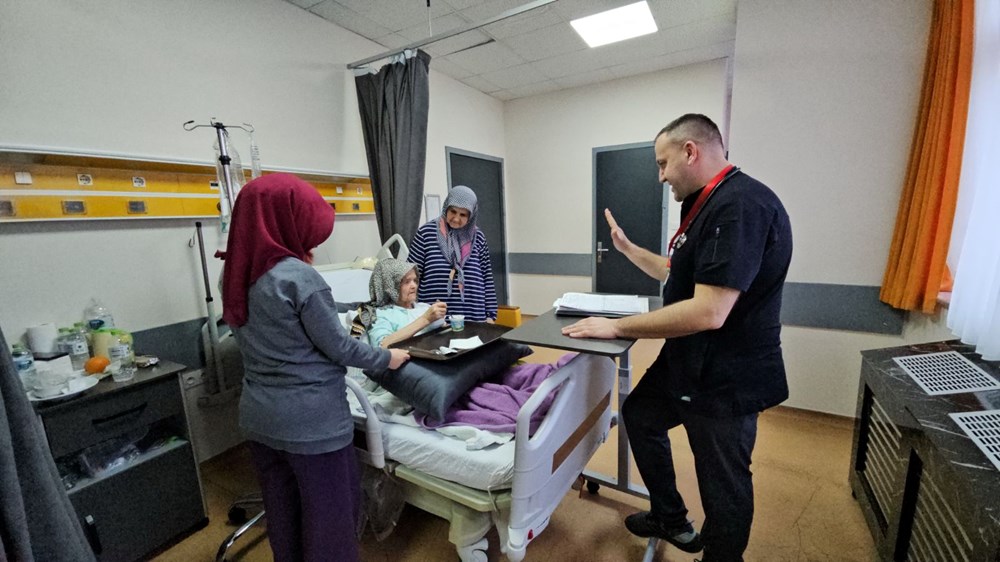 92 yaşındaki kadının midesinden ve bağırsaklarından çıktı: Kaç senedir yiyordum, zarar vereceğini düşünmedim - 6