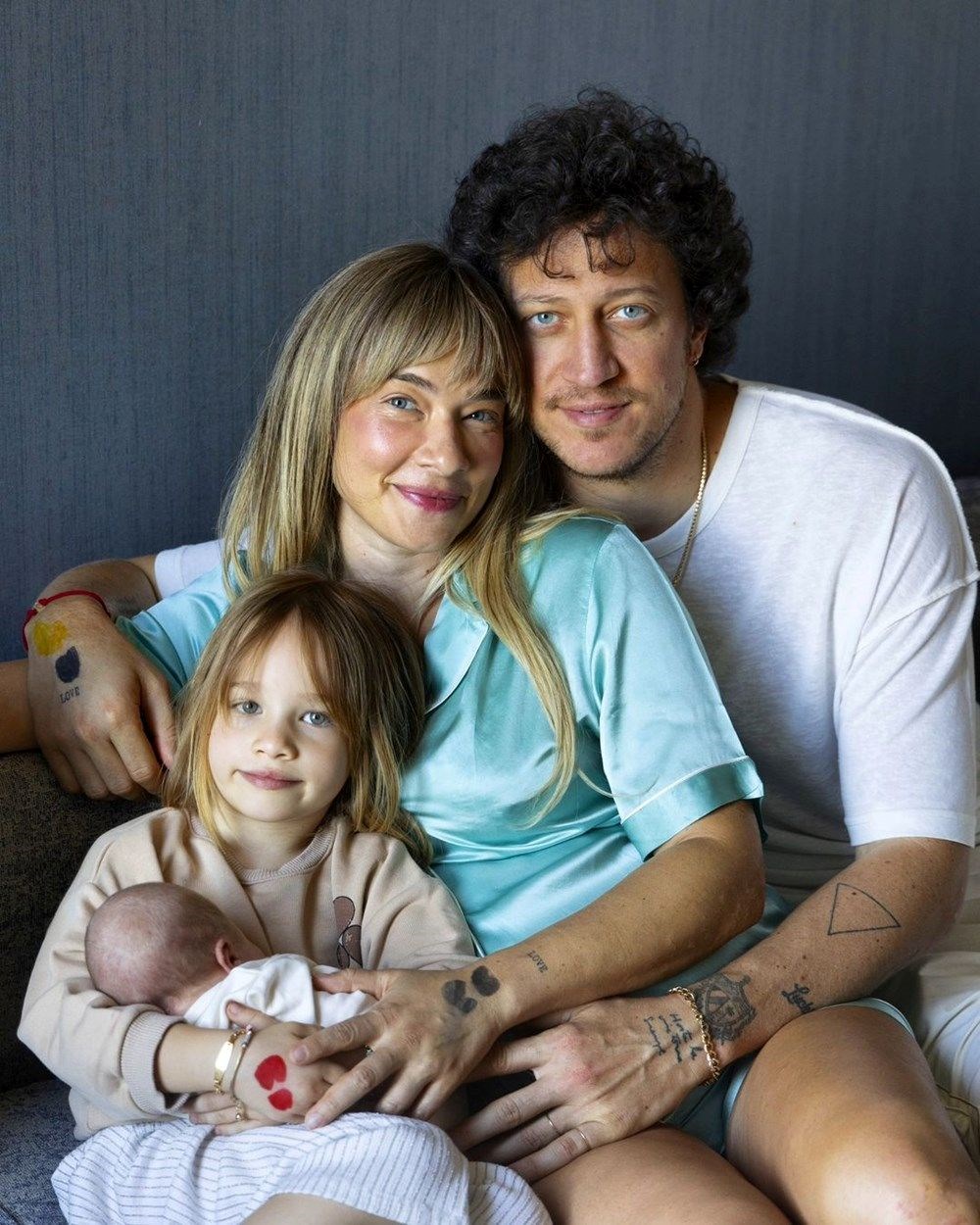 Safiye Soyman metroya bindi: Ben sizden biriyim (Toplu taşıma kullanan ünlüler) 76