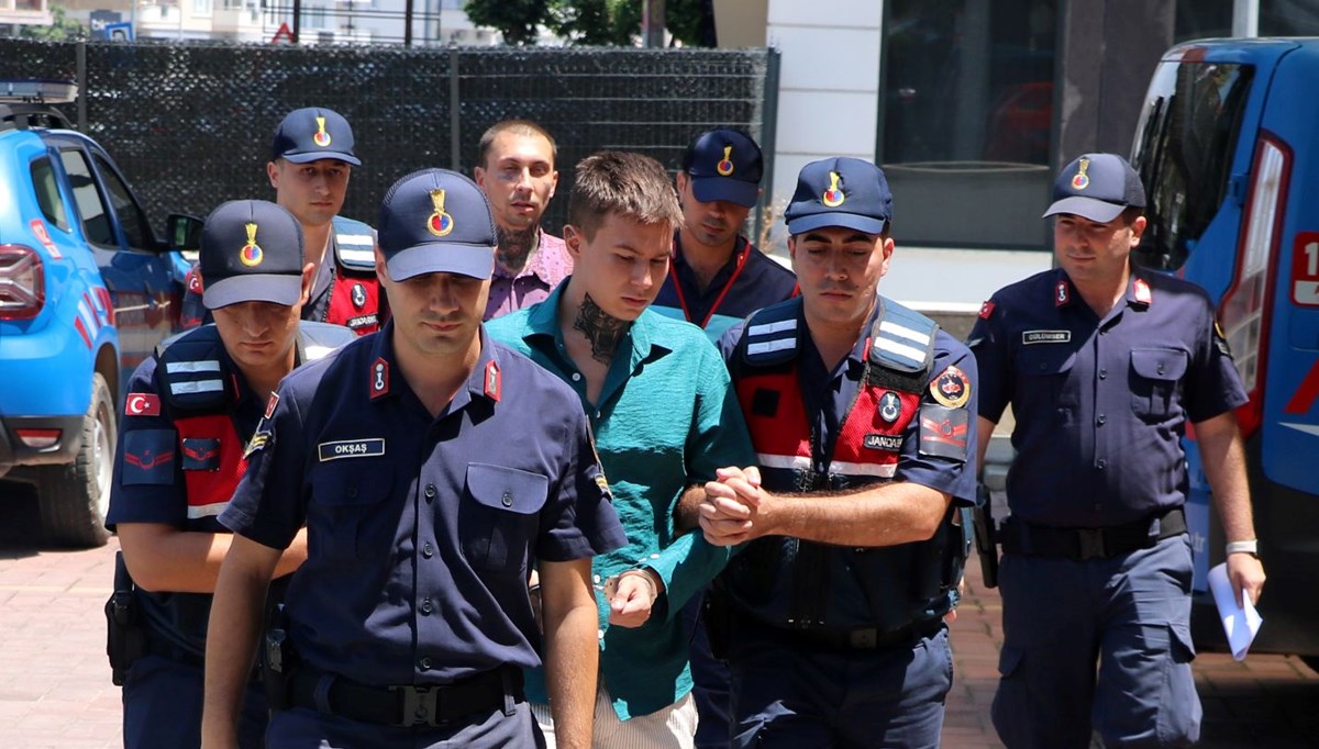 Alanya'da Ruslar birbirine girdi: Bir ölü