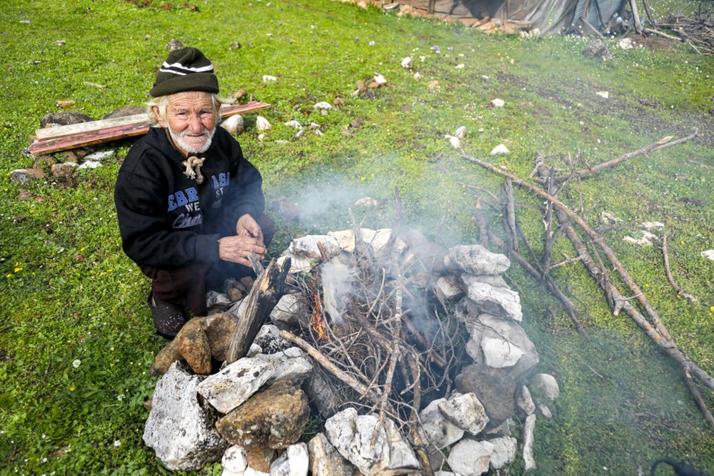 Keçileri çalınınca insanlara küstü, 17 yıldır dağda yaşıyor - 3
