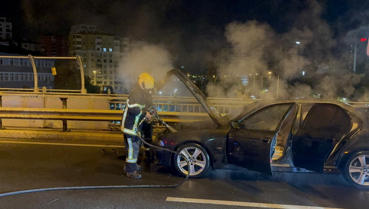 Seyir halindeki otomobilde yangın