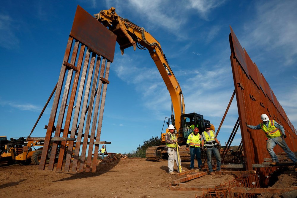 Donald Trump'ın sınırda inşa ettiği milyarlarca dolarlık duvar, muson yağmurları nedeniyle parçalandı - 5