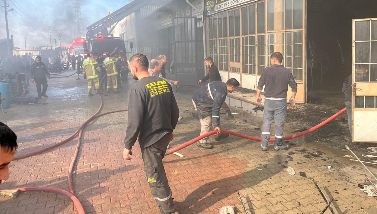 Sanayi sitesinde çıkan yangında 5 dükkan zarar gördü