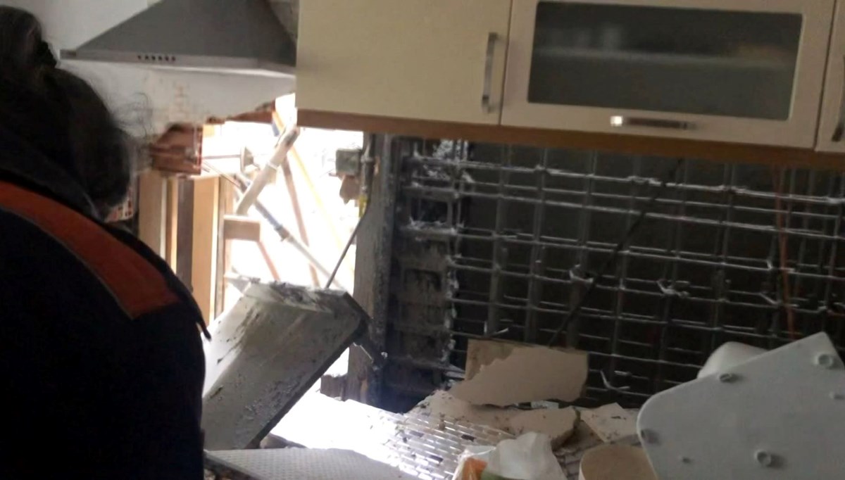 Beton mikseri evin duvarını deldi Beton mikseri evin duvarını deldi
