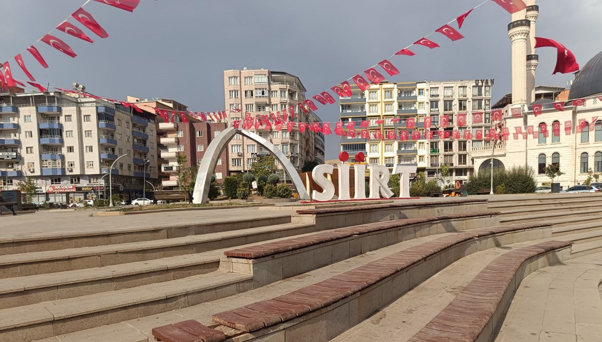 Kavurucu sıcaklar etkili oldu: Cadde ve sokaklar boş kaldı