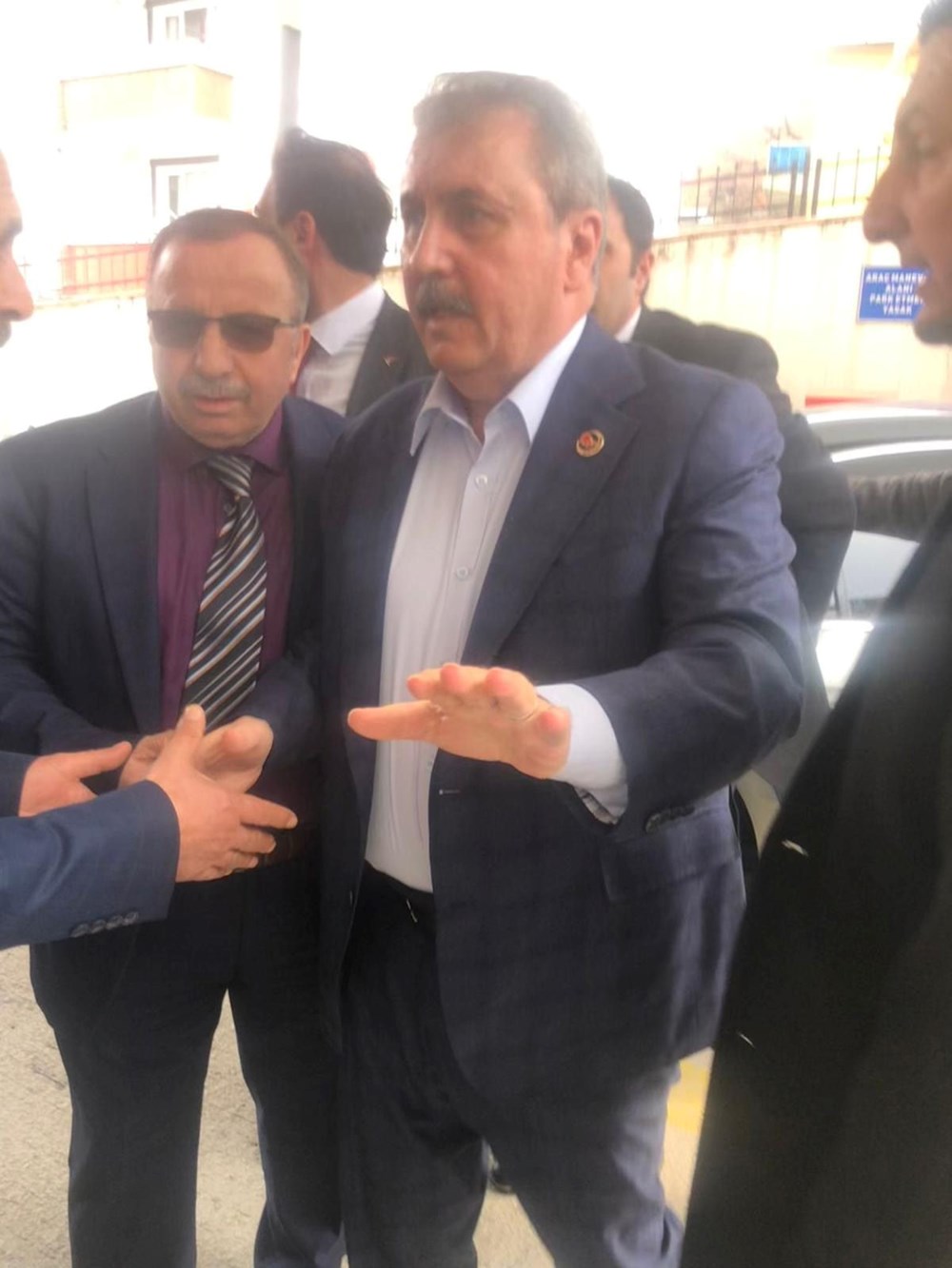 BBP lideri Mustafa Destici’nin makam aracı kaza yaptı: 4 yaralı - 5