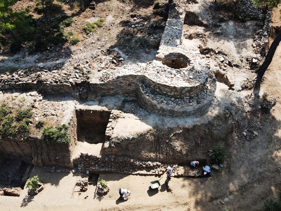 Asarcık Tepesi'nde 4 bin yıl öncesine dayanan yerleşim izleri bulundu - 2