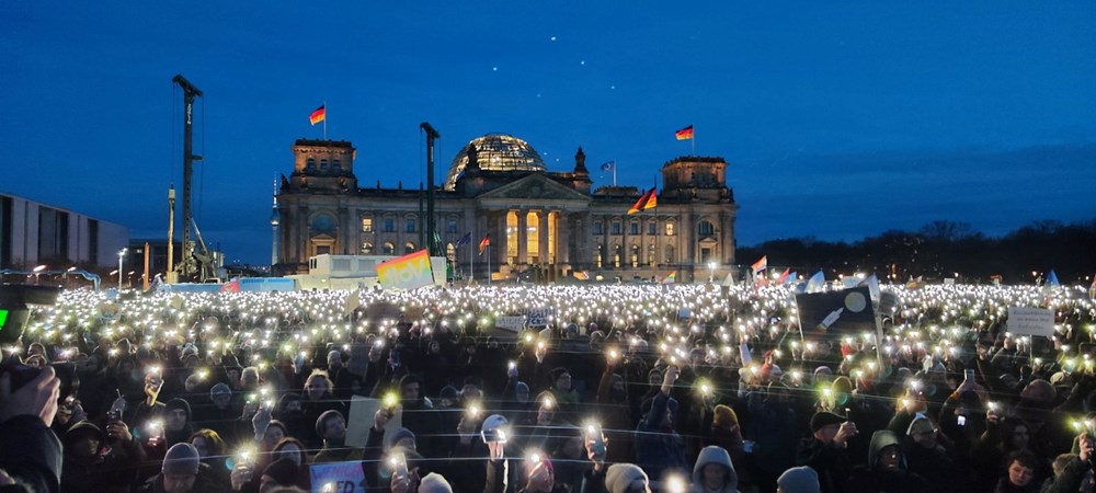 Almanya’da yüz binlerce kişi aşırı sağa karşı gösteri yaptı - 5
