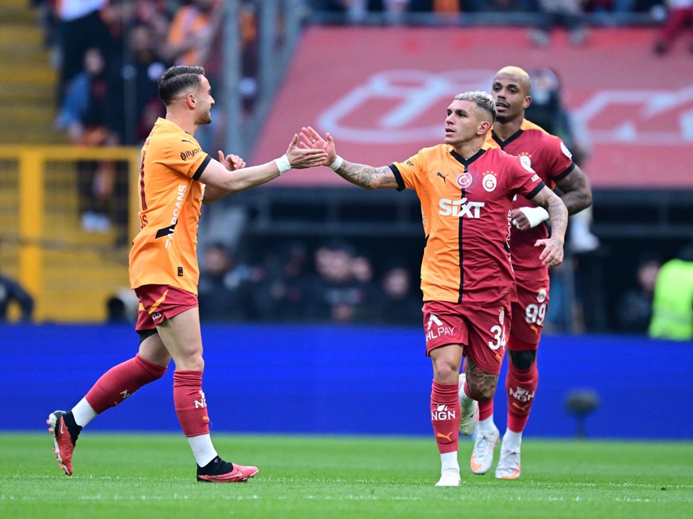 Lider Galatasaray, Sivasspor'u farklı geçti: Son 4 maçta 2 galibiyet 1 beraberlik yetiyor! - 3