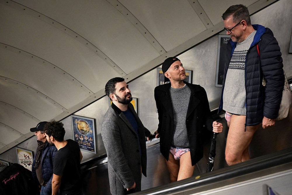 Londra'da 'Pantolonsuz Metro Günü' eğlencesi - 13