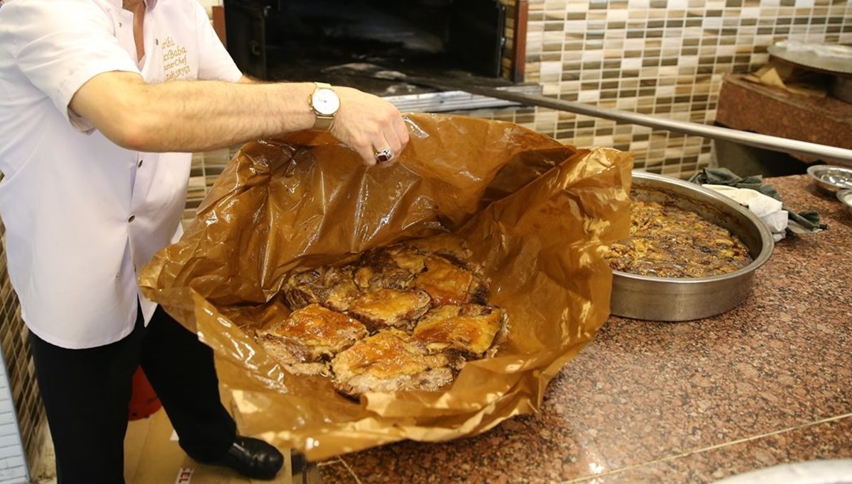 Malatya'nın tescilli lezzeti kağıt kebabı iftar sofralarında