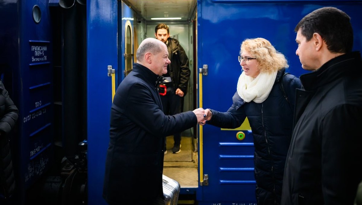 Almanya Başbakanı Scholz'dan Kiev'e sürpriz ziyaret Almanya Başbakanı Scholz'dan Kiev'e sürpriz ziyaret