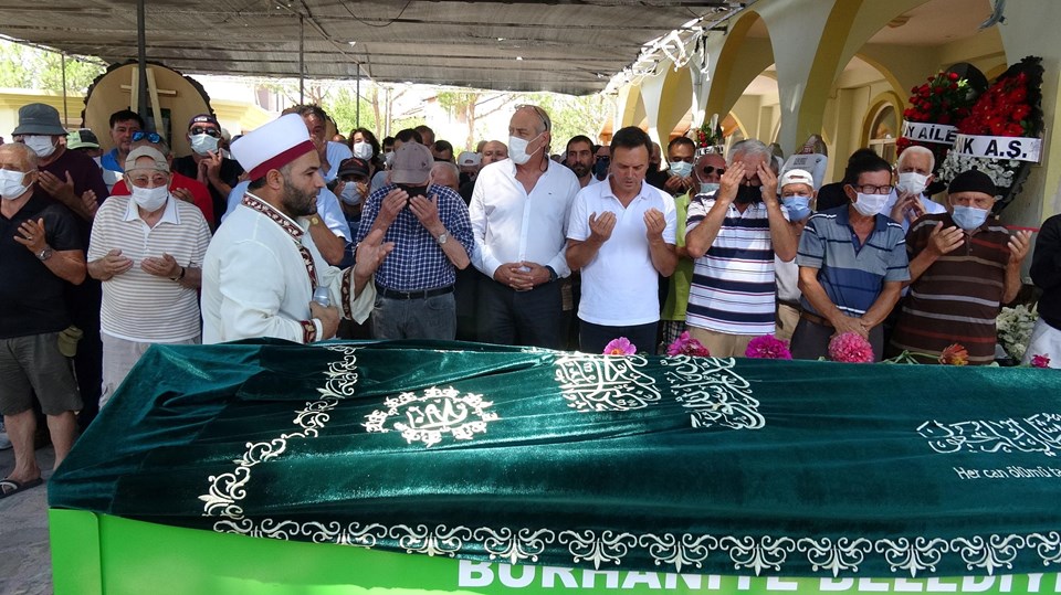 Seslendirme sanatçısı Sungun Babacan son yolculuğuna uğurlandı - 3