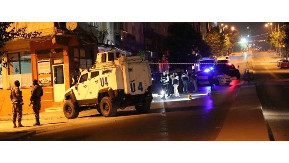 Sultangazi’de polise silahlı saldırı 1 yaralı NTV Sultangazi’de polise silahlı saldırı 1 yaralı NTV