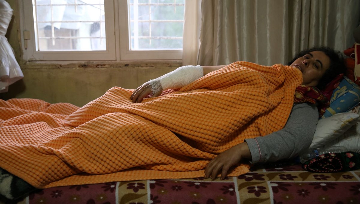 Yasaklı ırk köpeğin saldırısına uğradı: 37 dikiş atıldı Yasaklı ırk köpeğin saldırısına uğradı: 37 dikiş atıldı