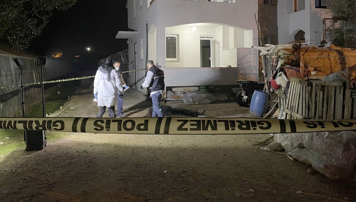 Eski kız arkadaşını tabancayla öldürüp, aynı silahla intihar etti