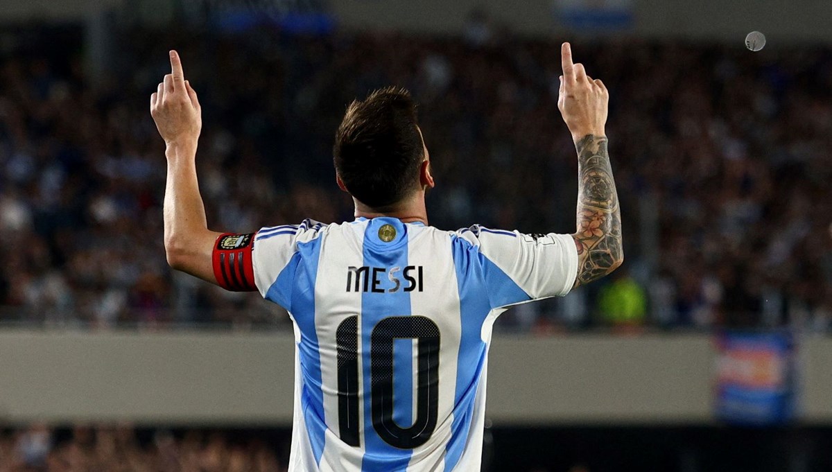 Messi, Cristiano Ronaldo'nun rekorunu egale etti Messi, Cristiano Ronaldo'nun rekorunu egale etti