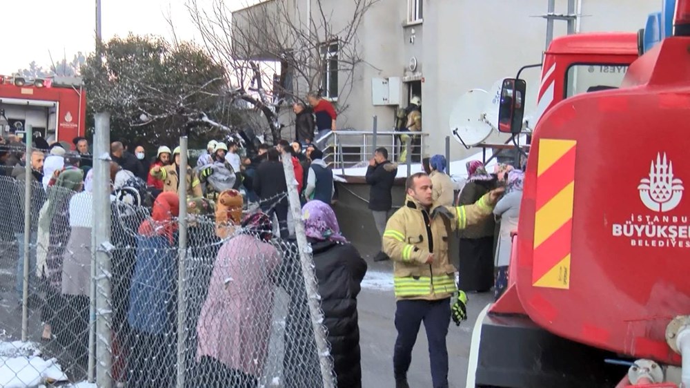 Yangında can pazarı: Pencereye çıkıp nefes almaya çalıştılar - 11