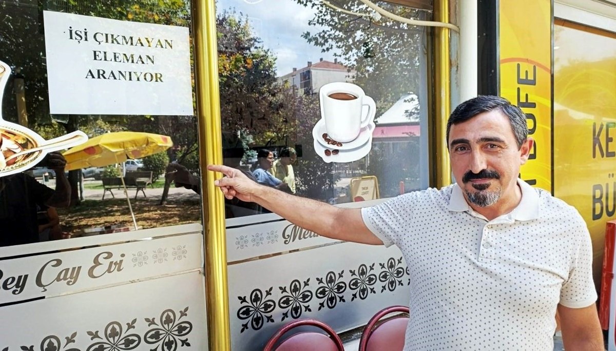 Çalışan derdinden bıkan esnafdan ilginç ilan: İşi çıkmayan eleman aranıyor Çalışan derdinden bıkan esnafdan ilginç ilan: İşi çıkmayan eleman aranıyor