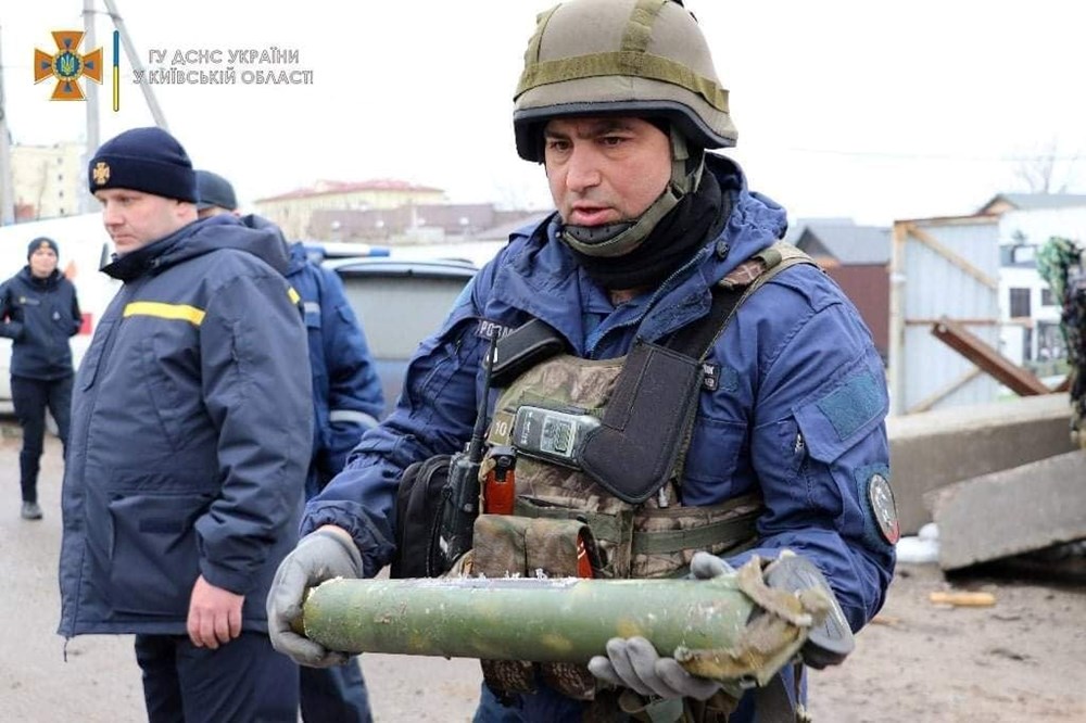 Rus ordusunun çekildiği Ukrayna bölgelerinde patlayıcı mühimmat temizliği - 4