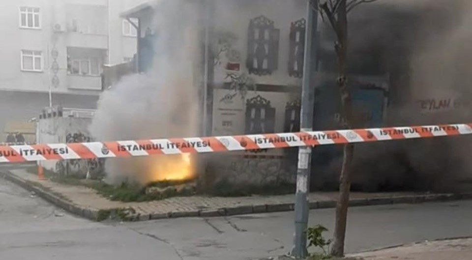 İstanbul’da benzin istasyonu yakınında korkutan trafo patlaması (6 saat boyunca elektrik verilemedi) - 1