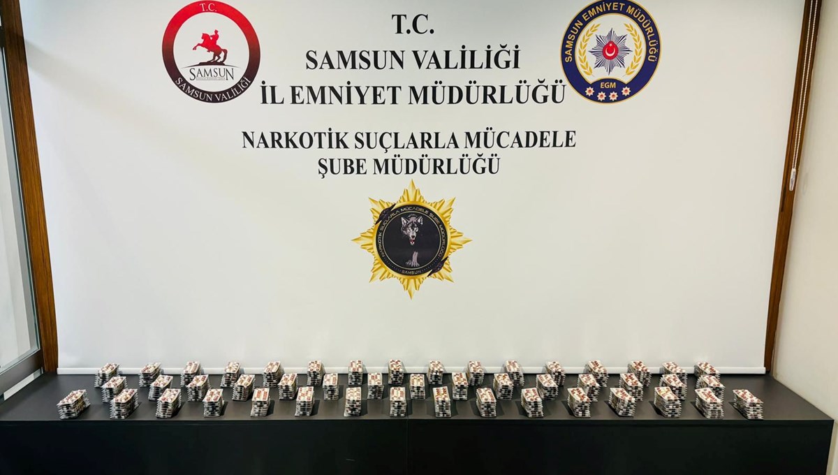 Samsun'da uyuşturucu operasyonu: 7 bin 280 sentetik ecza hapı ele geçirildi Samsun'da uyuşturucu operasyonu: 7 bin 280 sentetik ecza hapı ele geçirildi