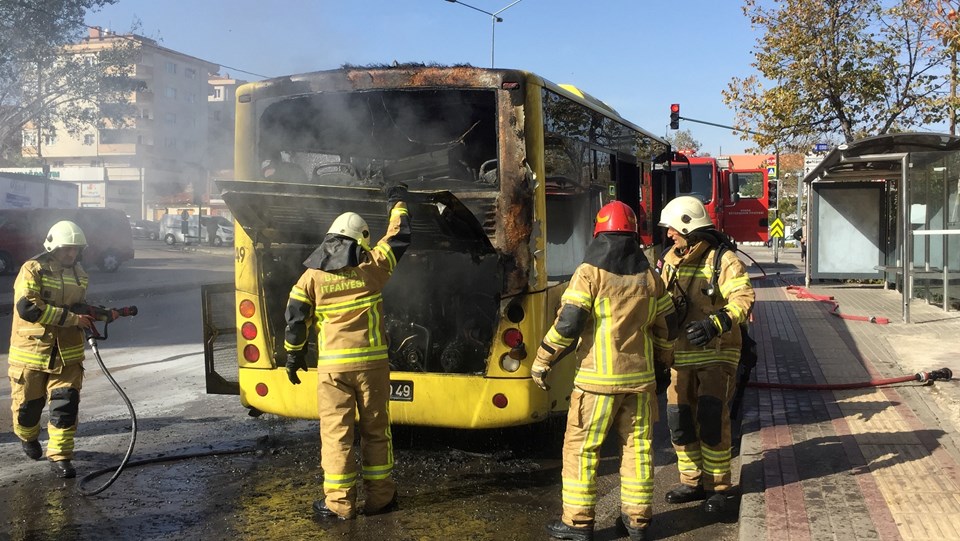 Bursa'da halk otobüsünde yangın paniği - 1
