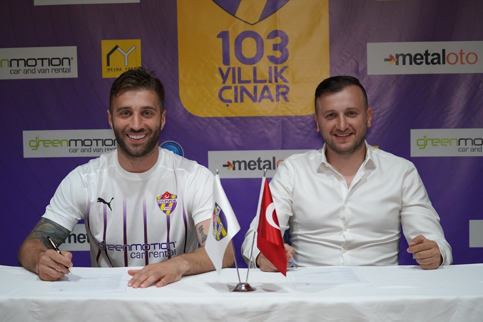 Eyüpspor, Galatasaray'dan tecrübeli stoper Alpaslan Öztürk'ü renklerine bağladı