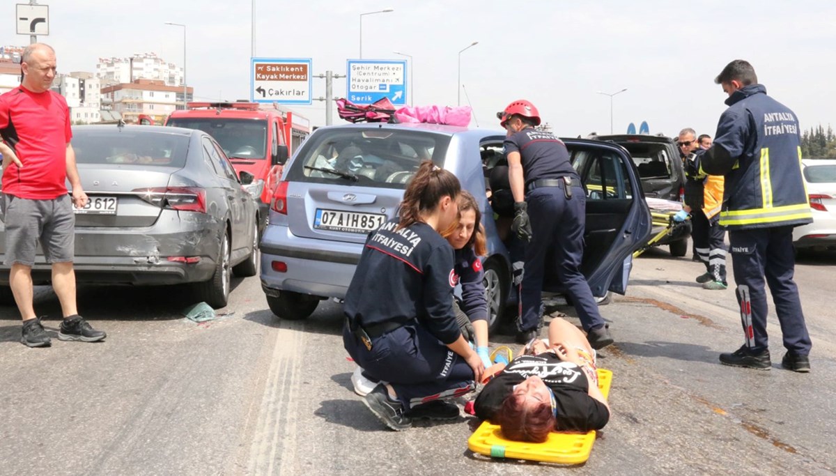 Antalya'da zincirleme kaza Antalya'da zincirleme kaza