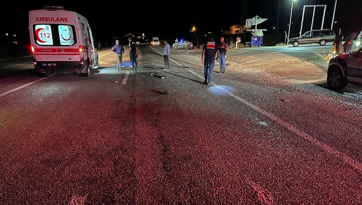 Malatya'da feci kaza: Önce otomobil çarptı sonra başka araç üzerinden geçti