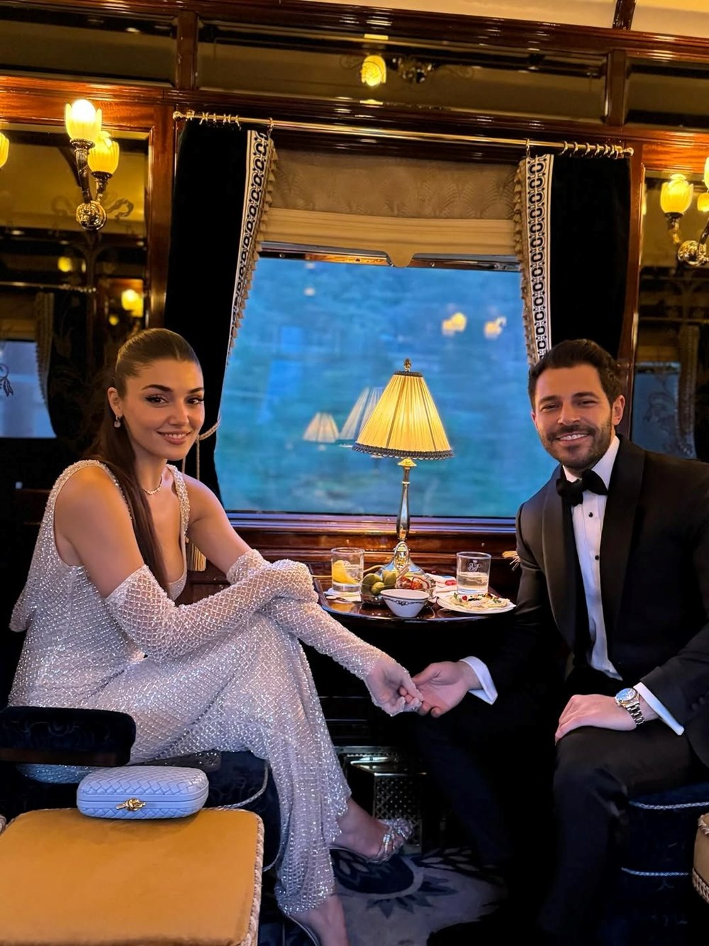 Hande Erçel ile Hakan Sabancı'dan mutluluk pozları - 3