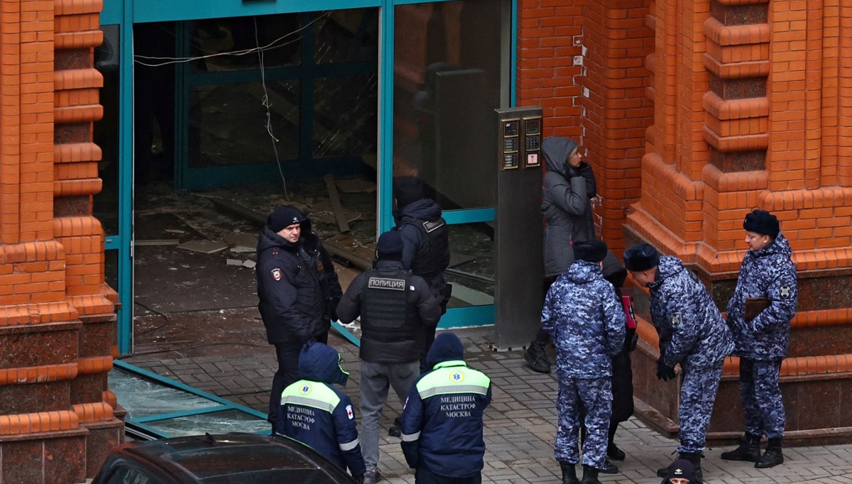 Korumalarıyla girdiği binayı havaya uçurdu! Moskova'da bombalı suikast Korumalarıyla girdiği binayı havaya uçurdu! Moskova'da bombalı suikast
