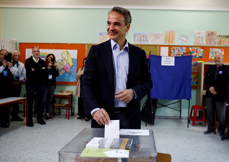 Yunanistan'da seçim: Miçotakis'in partisi önde tamamladı - 2