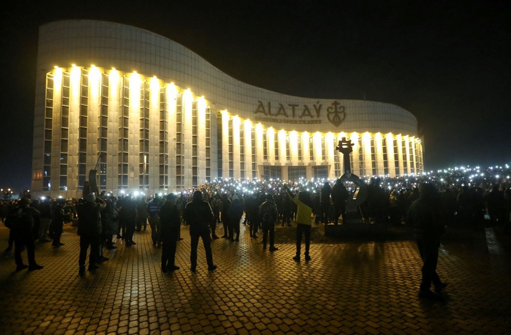 Kazakistan’ın Almatı şehrinde protestocular Valilik binasına girdi, başkentte OHAL ilan edildi - 28