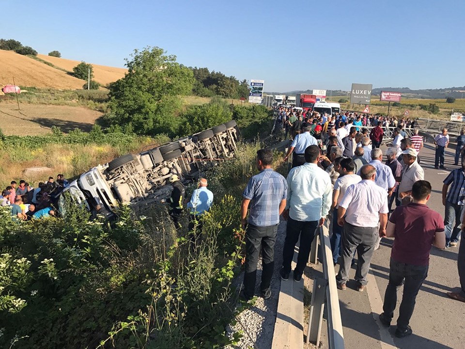 Kaza nedeniyle kapanan Bursa-Ankara yolu ulaşıma açıldı - 1
