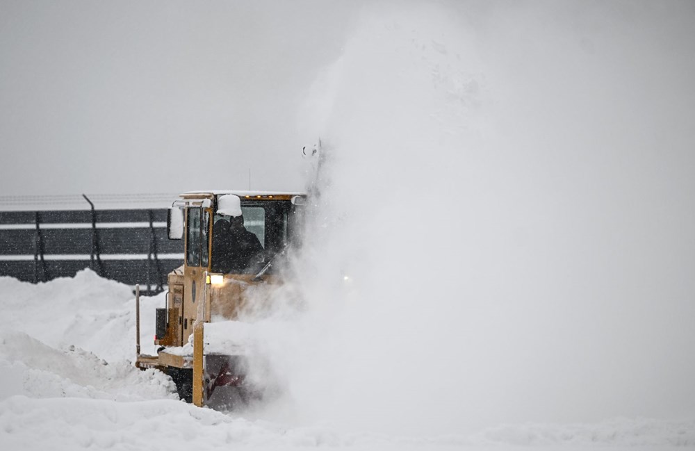 ABD'de hayat durdu: Kar fırtınası hava ve kara trafiğini felç etti - 11