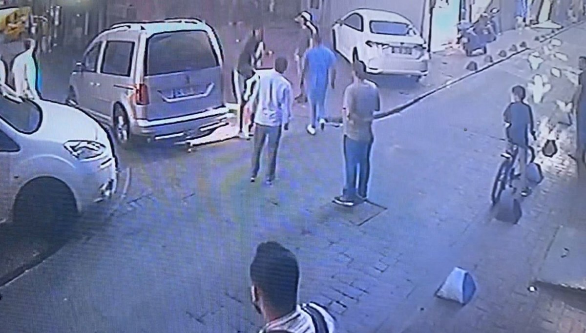 Taksim'de Rus turist bıçaklı saldırıda öldü Taksim'de Rus turist bıçaklı saldırıda öldü