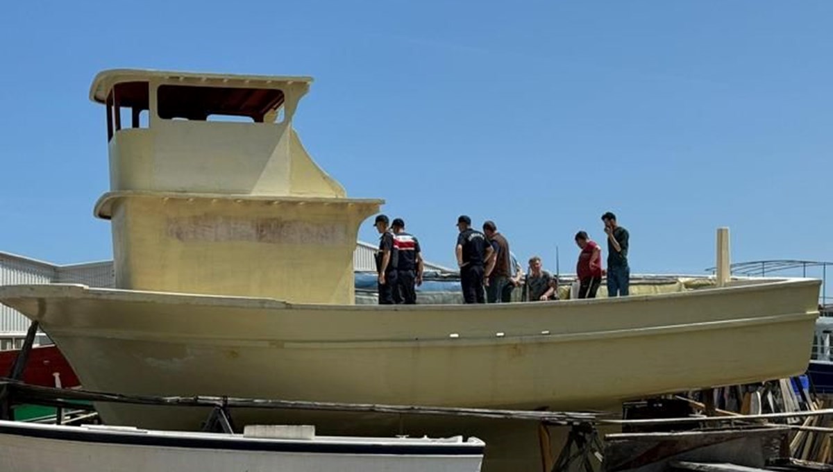 Yaptırdıkları teknede ateş yakan iki arkadaşın feci sonu