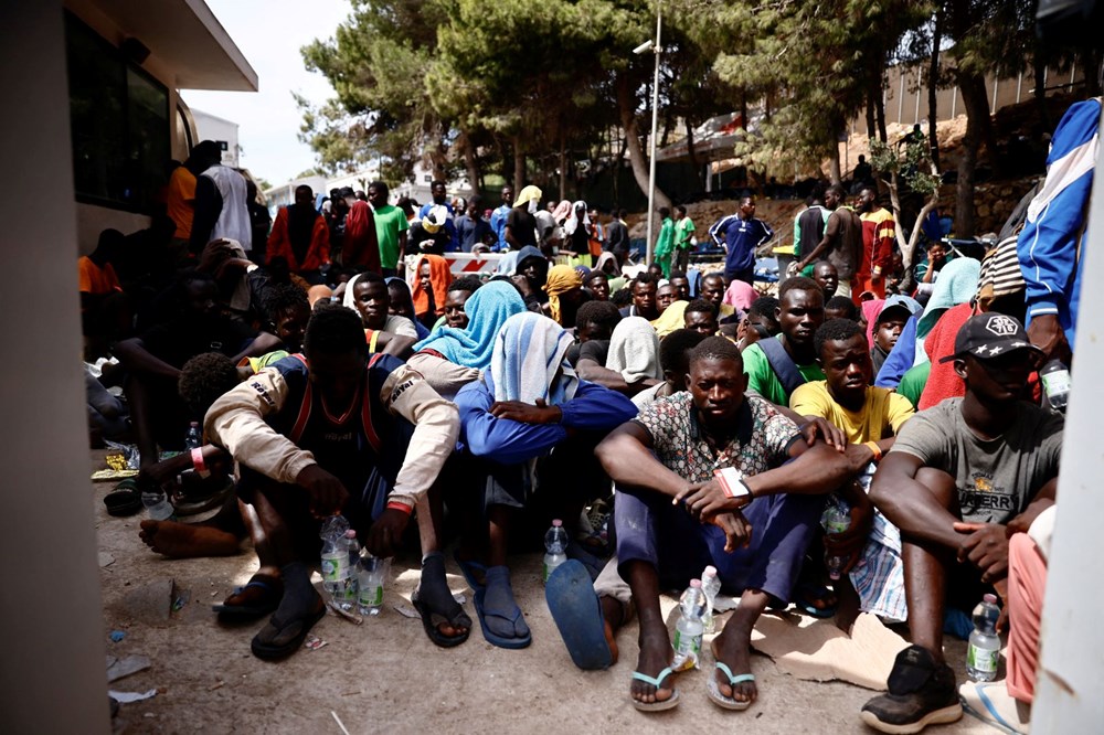 Lampedusa Adası'na sığınmacı akını: AB'den İtalya'ya destek güvencesi - 10