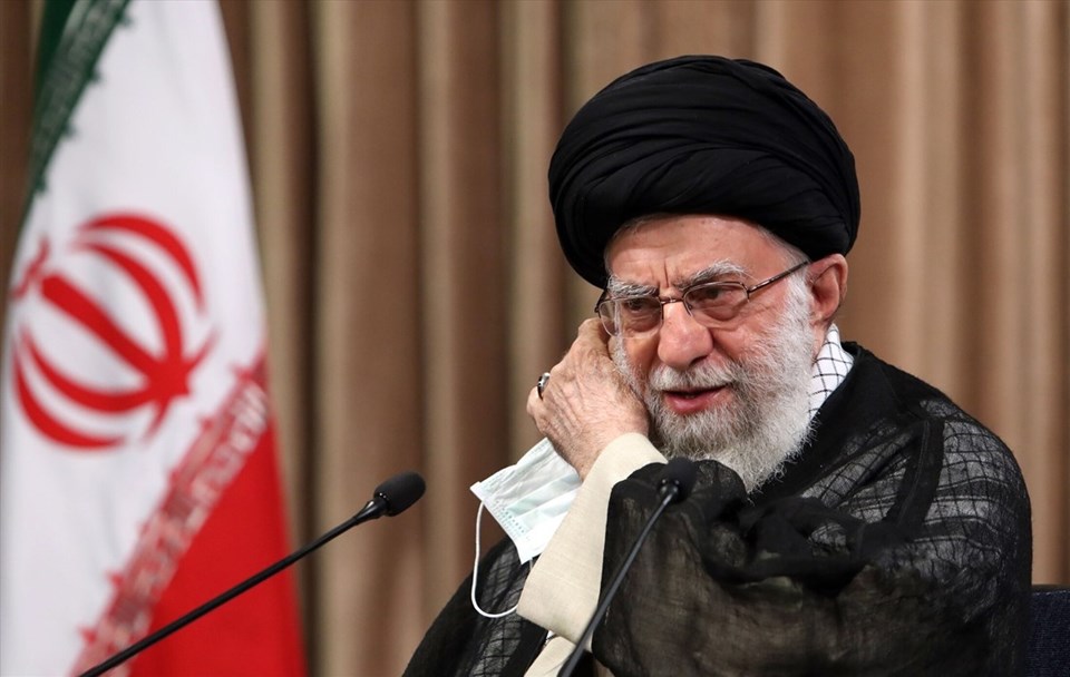 İran lideri Hamaney, Zarif'i "ABD'nin sözlerini tekrarlamakla" suçladı - 1