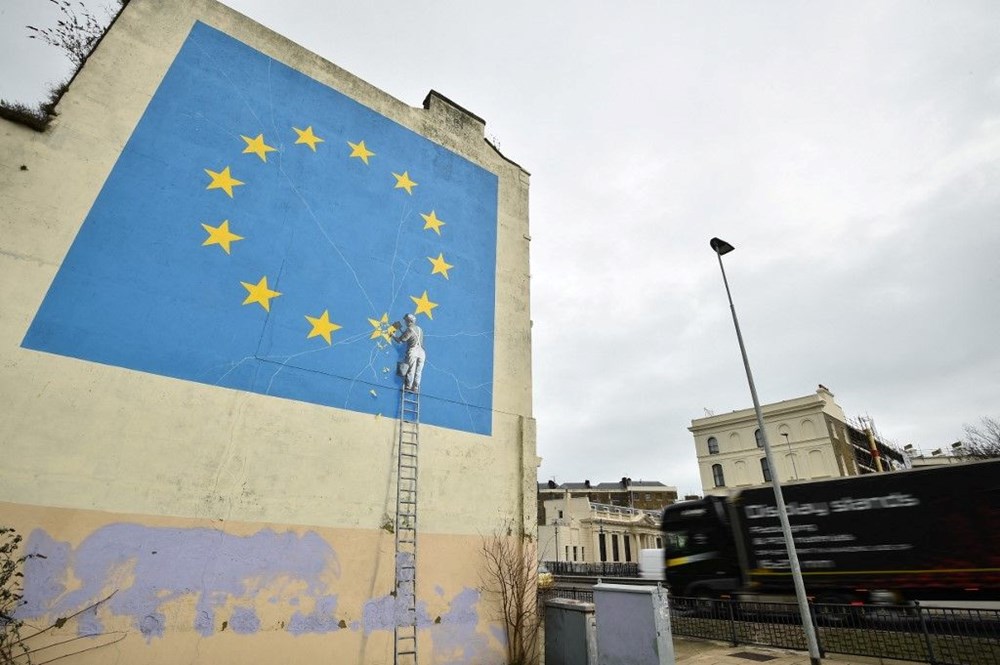 Banksy'nin 1 milyon sterlinlik duvar resmi yıkıldı - 4