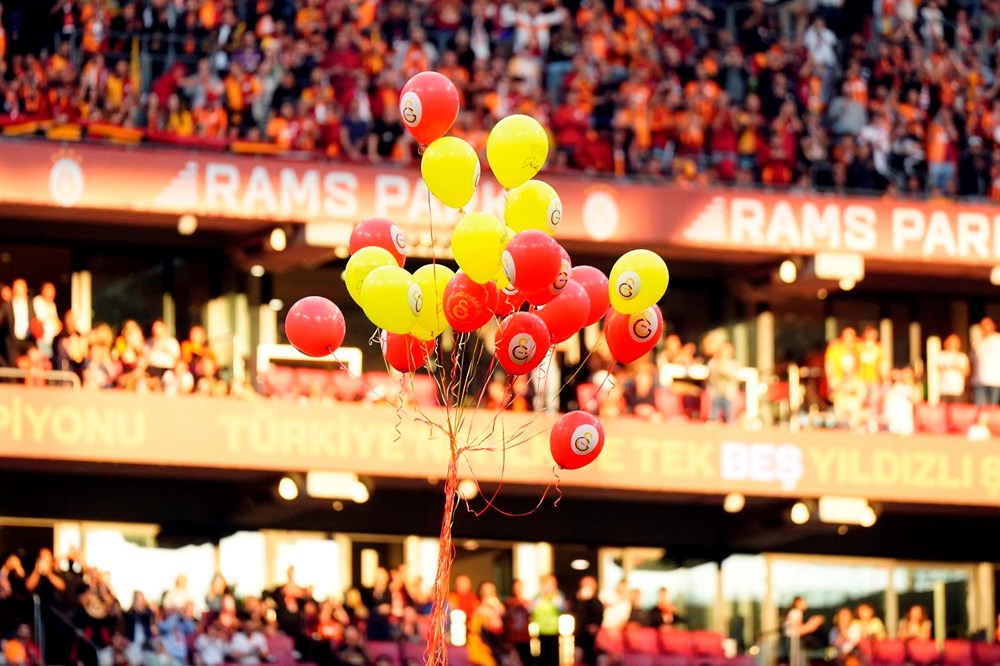 c fqOChAkq 1R3d V5hLw