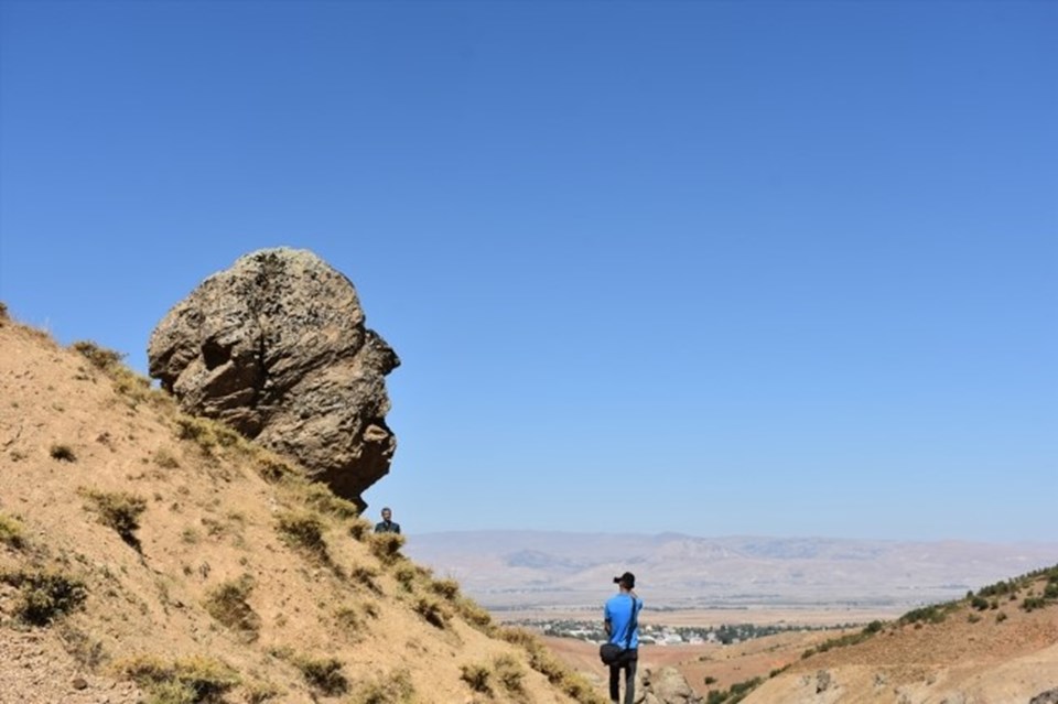 Muş'ta doğal yollarla oluşan 'Ovaya Bakan Adam' turizme kazandırılacak - 2