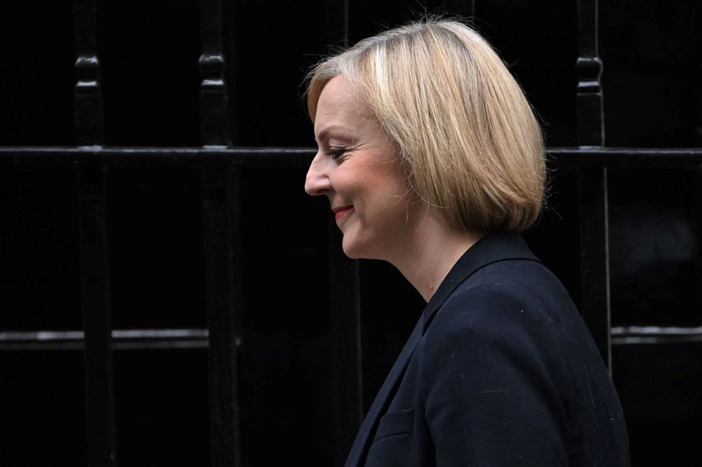 İngiltere Eski Başbakanı Liz Truss'a bornoz ve parti faturası