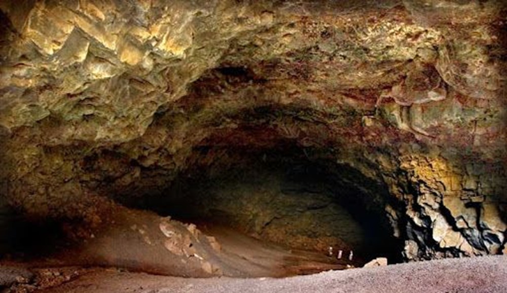 Araştırmacılar yıllarca korkudan giremedi: Mağaradaki on binlerce insan ve hayvan kemiğinin gizemi çözüldü - 5