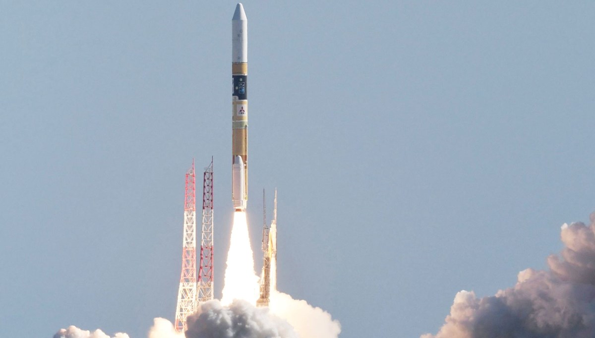 Japonya, Ay'a iniş aracını uzaya fırlattı