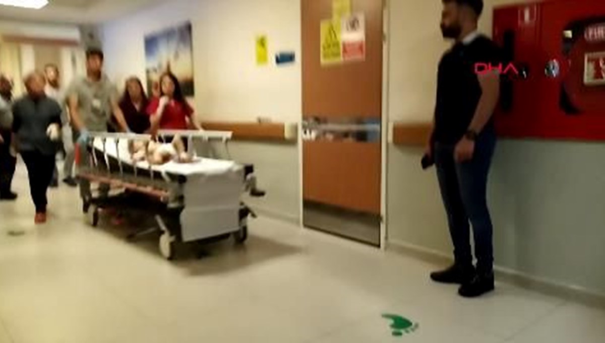 Bursa'da balkondan düşen 1 yaşındaki bebek ağır yaralandı Bursa'da balkondan düşen 1 yaşındaki bebek ağır yaralandı