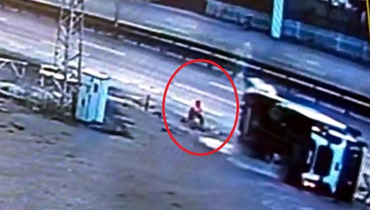 Ankara'da çöp kamyonu devrildi: 3 yaralı Ankara'da çöp kamyonu devrildi: 3 yaralı