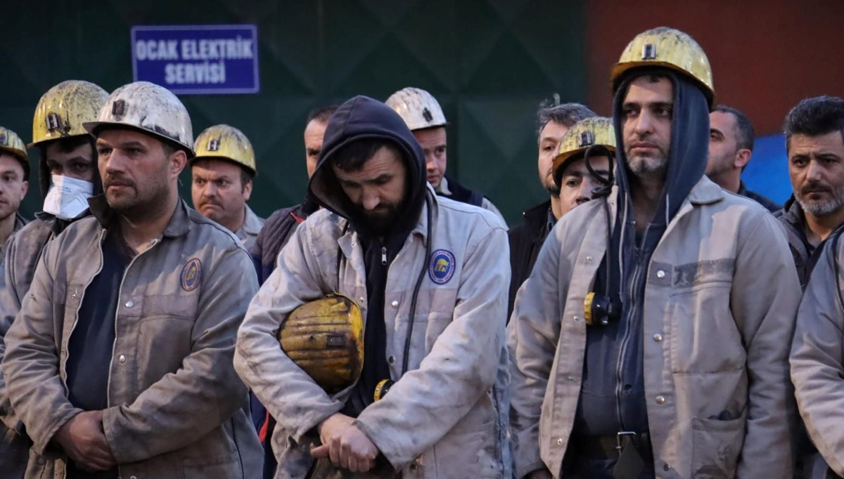 Zonguldaklı madenciler Kahramanmaraş deprem felaketinde yaşamını yitirenleri andı Zonguldaklı madenciler Kahramanmaraş deprem felaketinde yaşamını yitirenleri andı